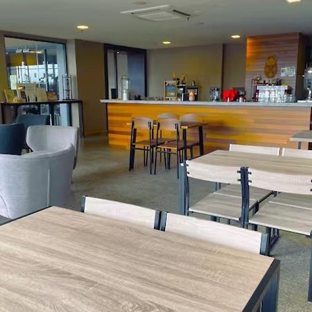 B.Suites 21 كوتا كينابالو المظهر الخارجي الصورة