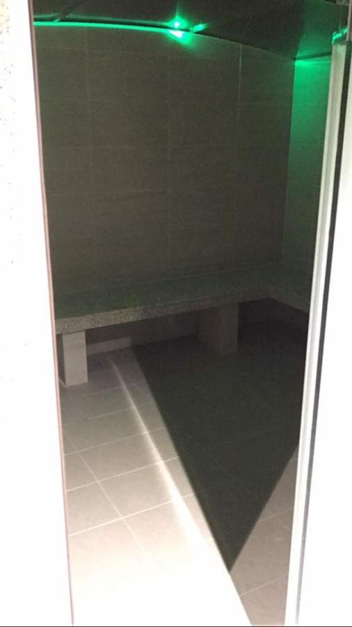 B.Suites 21 كوتا كينابالو المظهر الخارجي الصورة