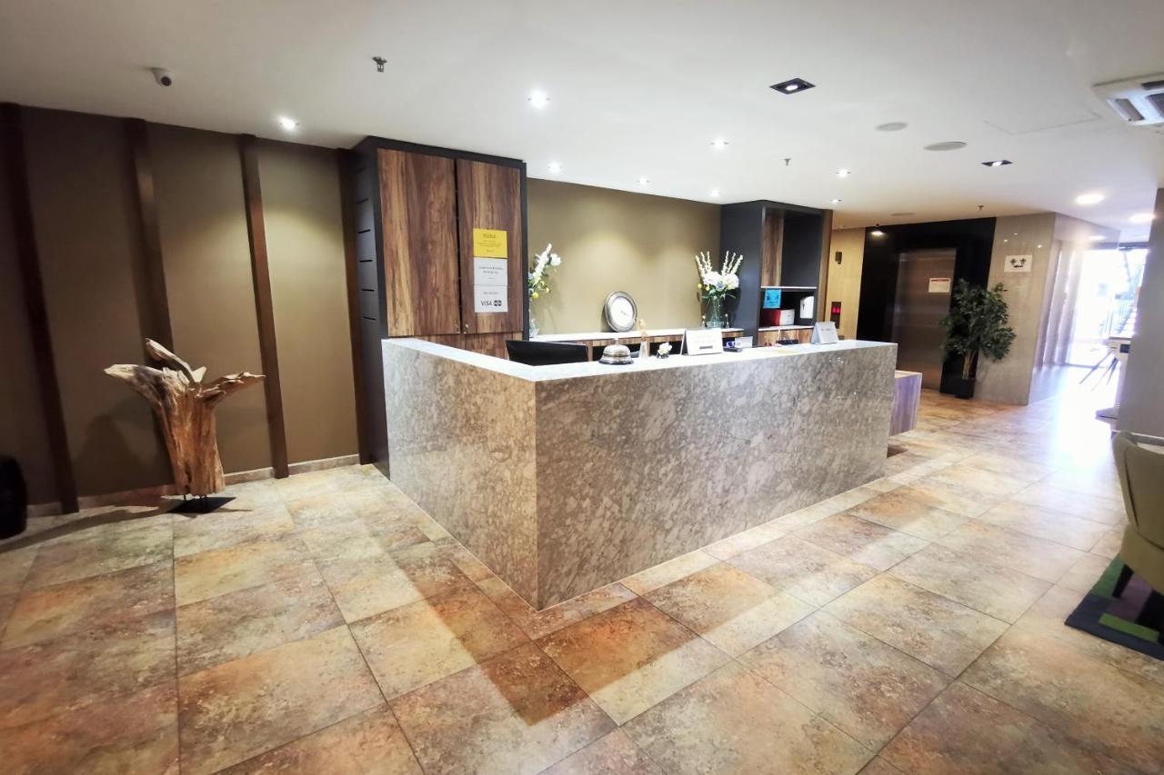 B.Suites 21 كوتا كينابالو المظهر الخارجي الصورة